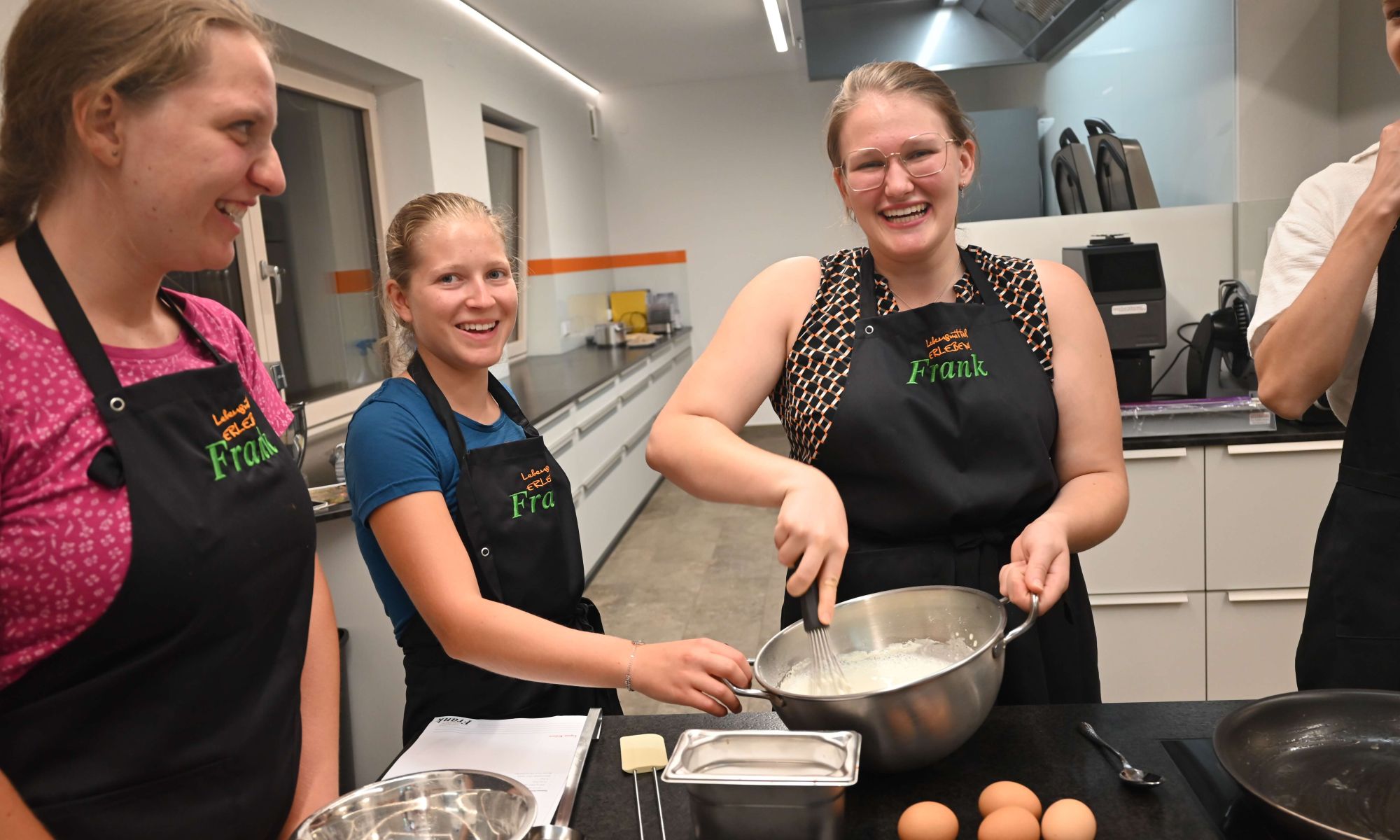 frank-lebensmittel-erleben-kochkurs-saalfelden-jugend-backen-kochschule-gemeinschaft-genuss