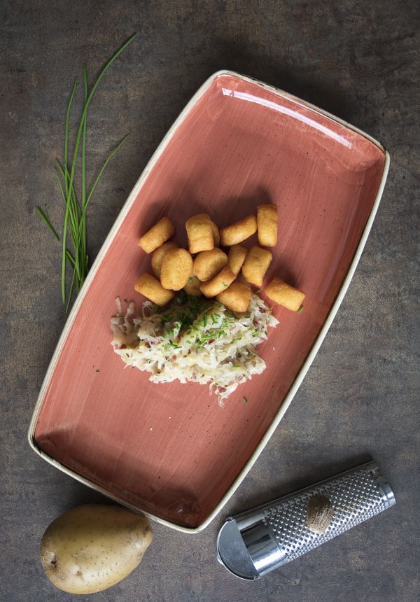 frank-lebensmittel-erleben-kasnocken-tiroler-kaesespaetzle-alpenkueche-huettengericht-traditionell-herzhaft