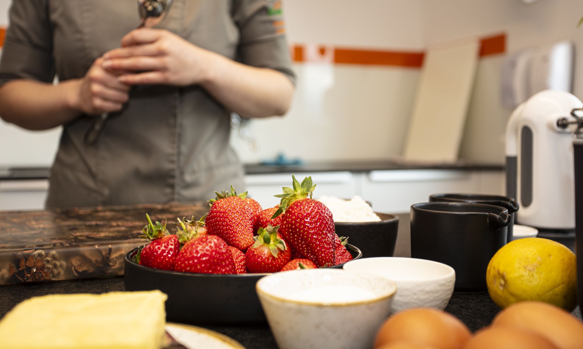 frank-lebensmittel-erleben-kochkurs-saalfelden-rinderfilet-anbraten-steak-kochschule-genuss